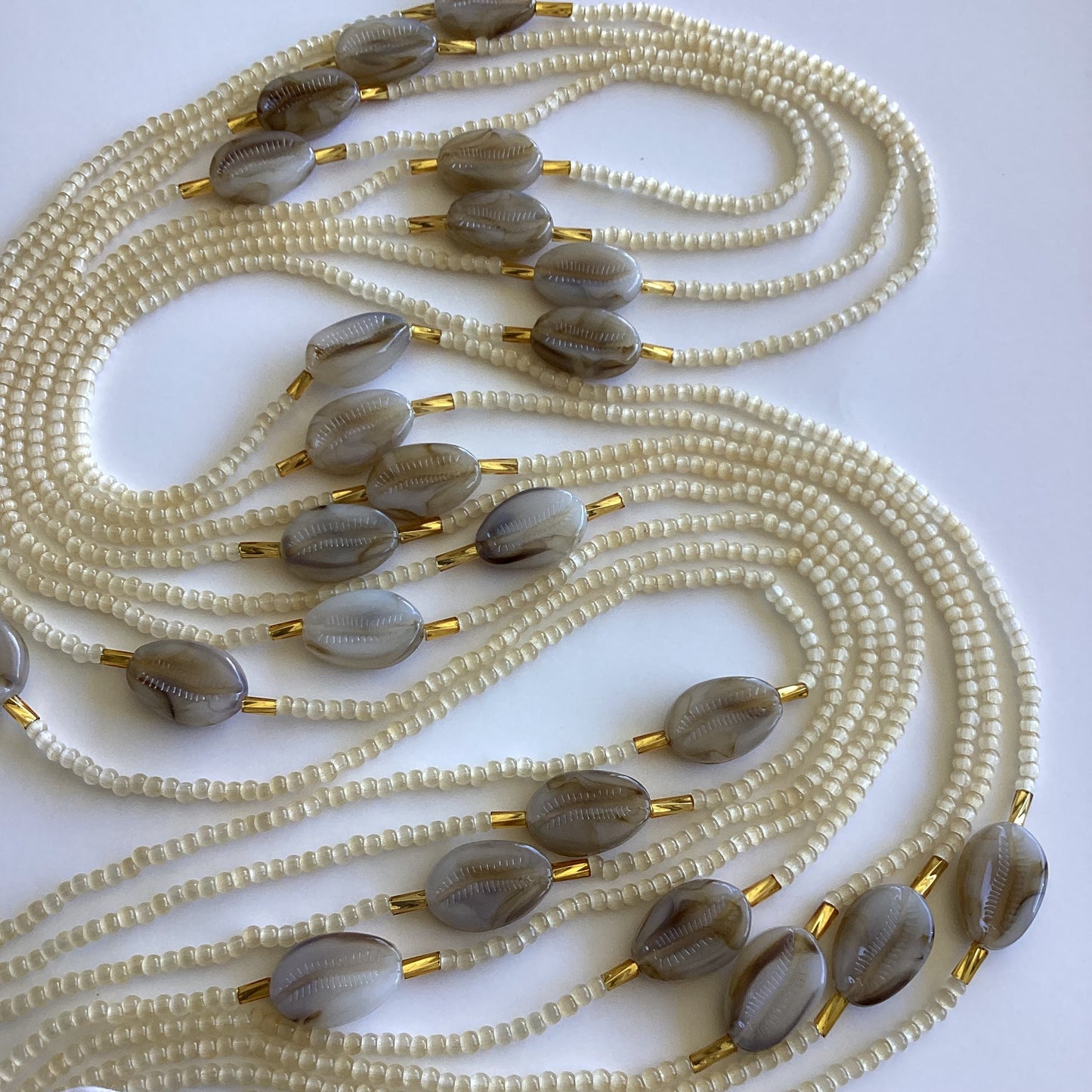 PRETTY CREAMY (tie on waist beads)